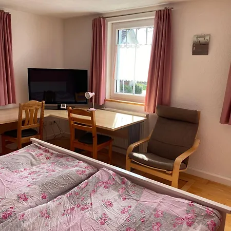 Ferienzimmer Oelhaf In Rose Self Check-in Mit Key-tresore Apartman Wilhelmsdorf
